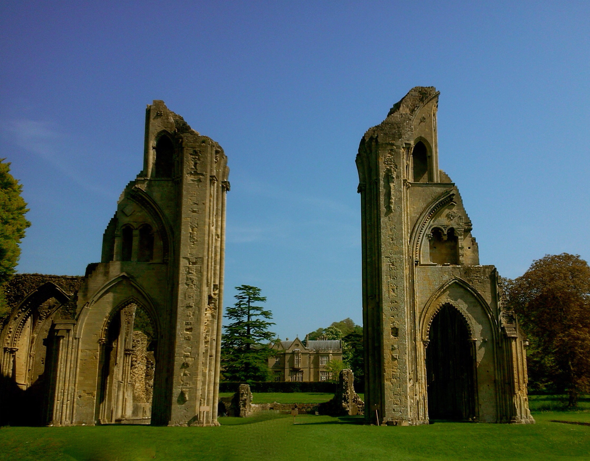 Front view of Glastonbury Abbey ruins