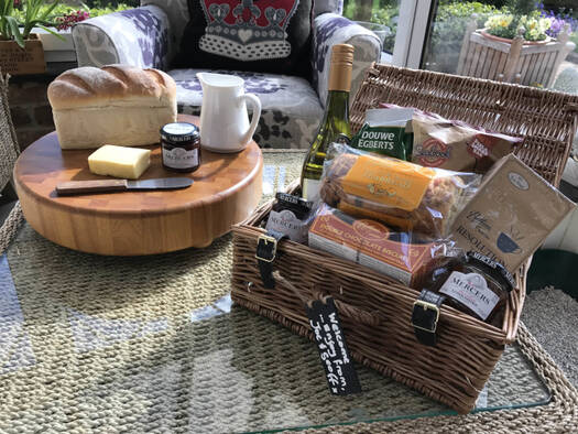 Luxury welcome hamper