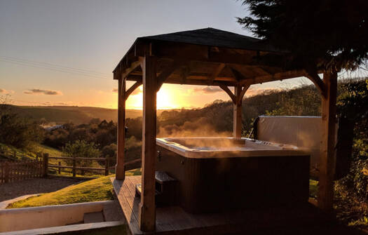 Hot tub looking out to the countryside