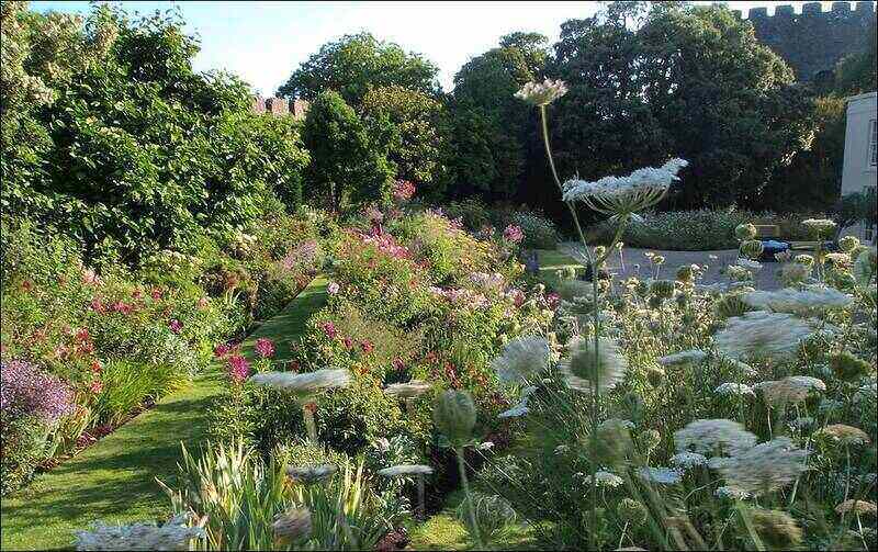 Trematon Castle Garden